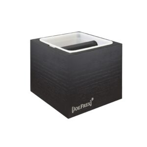 Der schwarze Abschlagbehälter von JoeFrex ist das perfekte Zubehör zu Ihrer Siebträgermaschine.